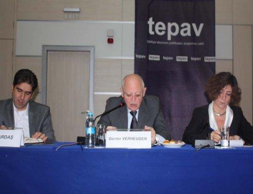 Former Vice President of the EU Commission Verheugen Assesses Turkey-EU Relations after the Arab Spring