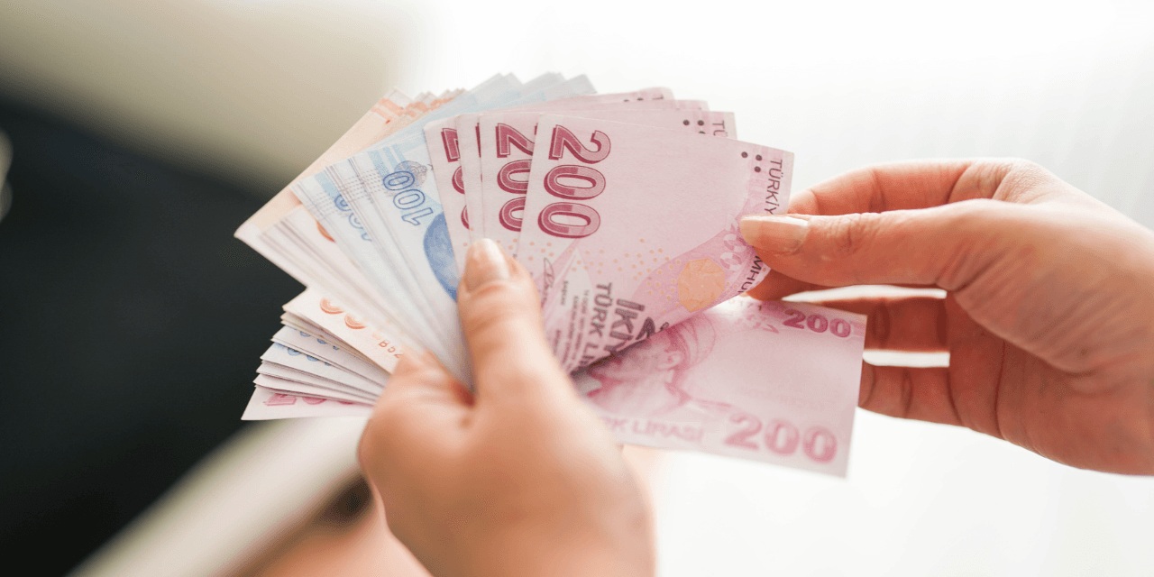 Toptancı bir yaklaşımla ele alınan asgari ücret tartışmalarına hane odaklı yaklaşım geliştirmek: Asgari ücretin belirlenmesinde negatif gelir vergisi önerisi